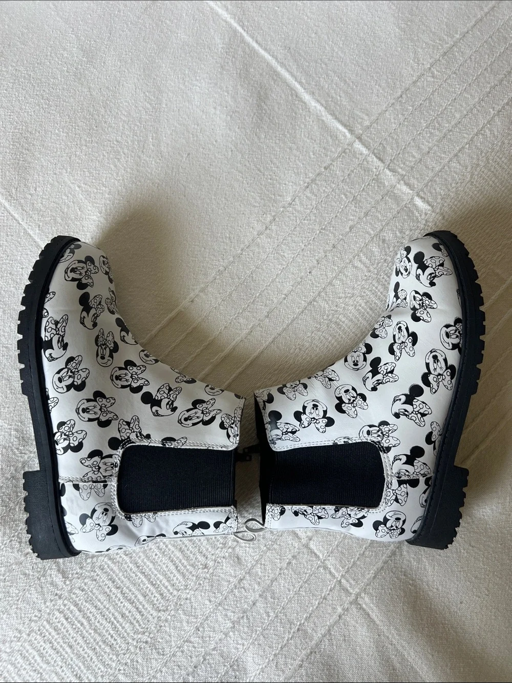Disney Minnie Mouse Black & White Minnie Print Kids Chelsea Boots